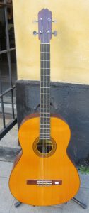  Guitarras Quiles Acoustic Bass front.